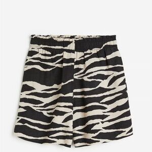 H & M  print shorts